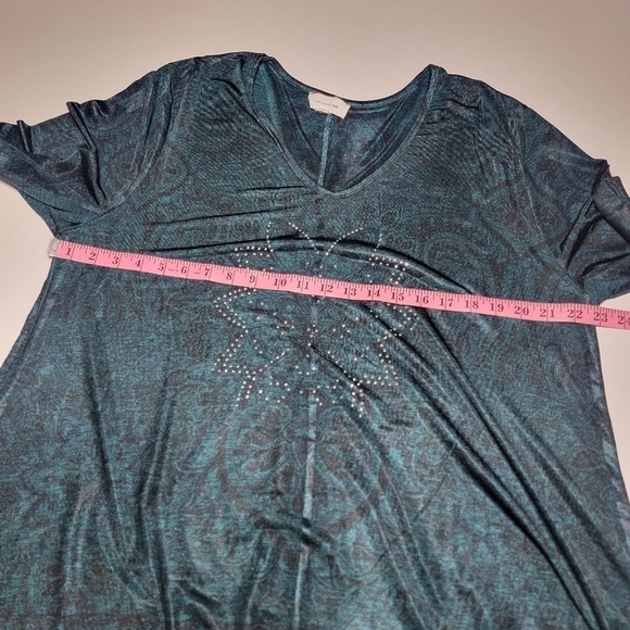 Exclusive one 2XL green and black blouse with embellishments. - Picture 5 of 13
